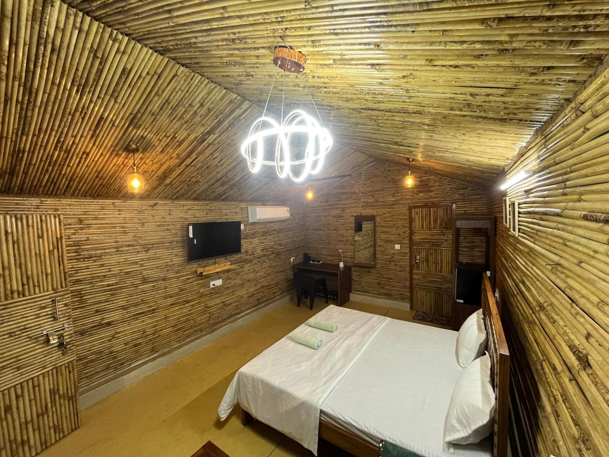 Gopika Resort Vrindavan Ngoại thất bức ảnh